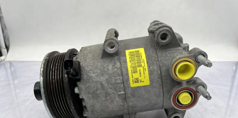 Compresseur air conditionne FORD FIESTA 6 PHASE 1 occasion — photo 2