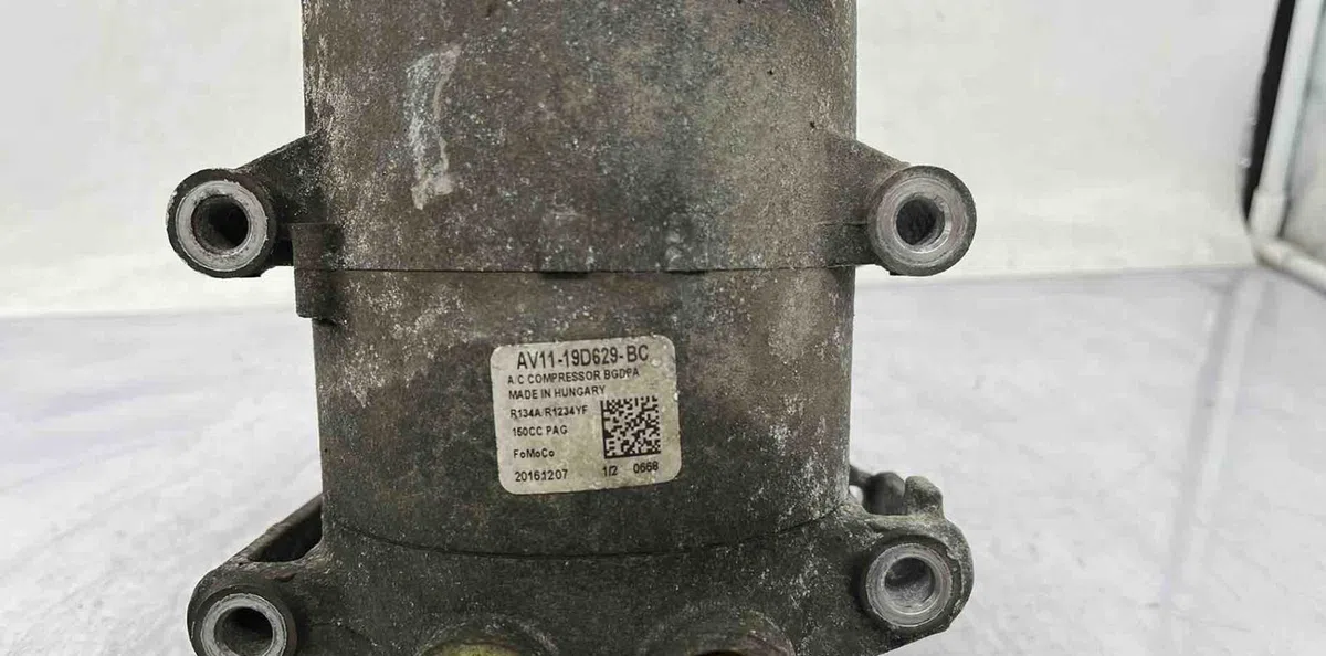Compresseur air conditionne FORD FIESTA 6 PHASE 2 occasion — photo 2