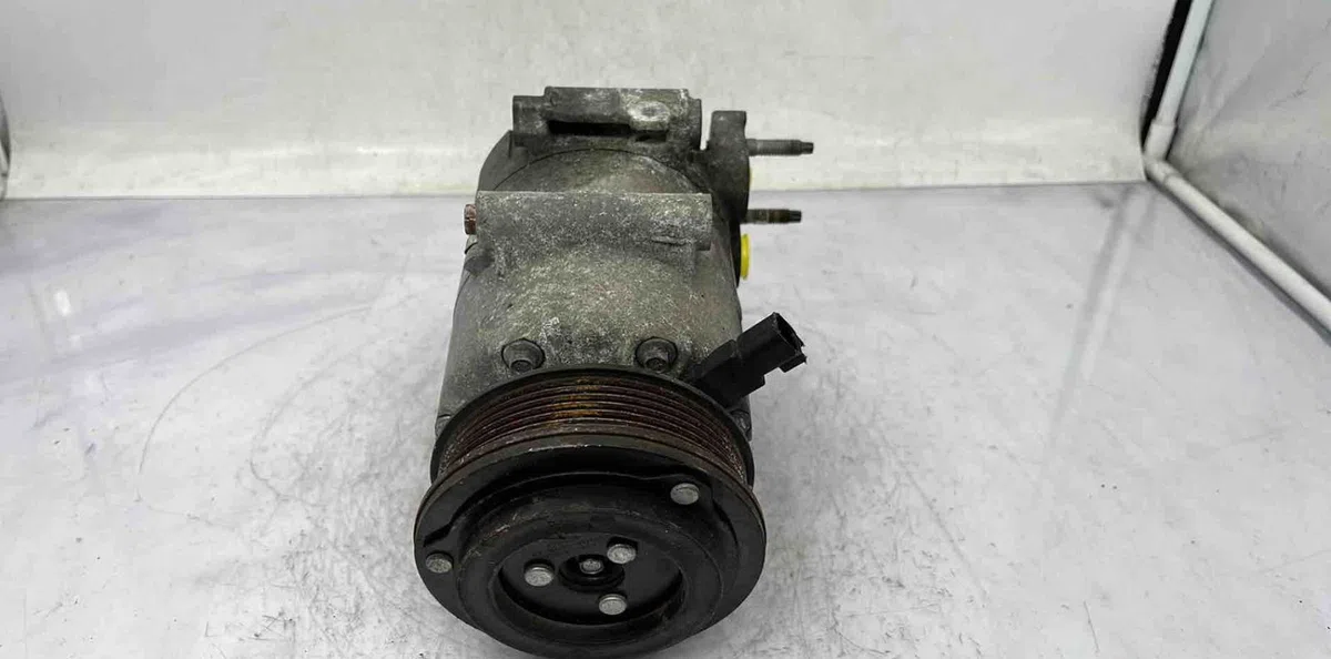 Compresseur air conditionne FORD FIESTA 6 PHASE 2 occasion — photo 3