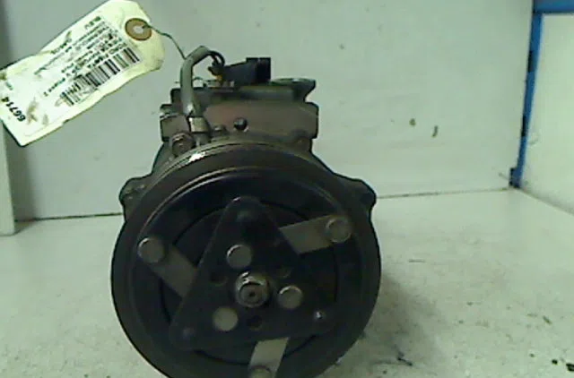 Compresseur air conditionne FORD FIESTA occasion — photo 2