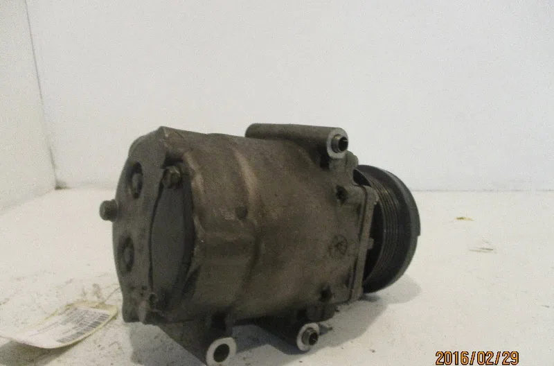 Compresseur air conditionne FORD FIESTA V 2004 occasion