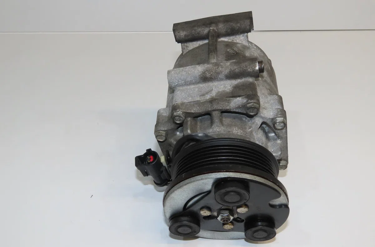 Compresseur air conditionne Ford FIESTA V (JH_, JD_) 1.25 16v (2002-2008) occasion — photo 2