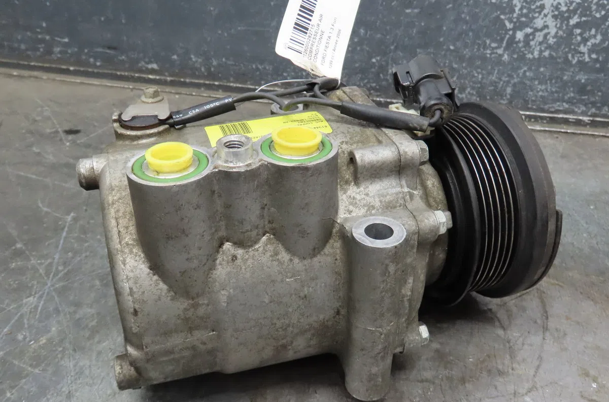 Compresseur air conditionne Ford FIESTA V (JH_, JD_) 1.3 (2001-2008) 3 portes occasion — photo 2