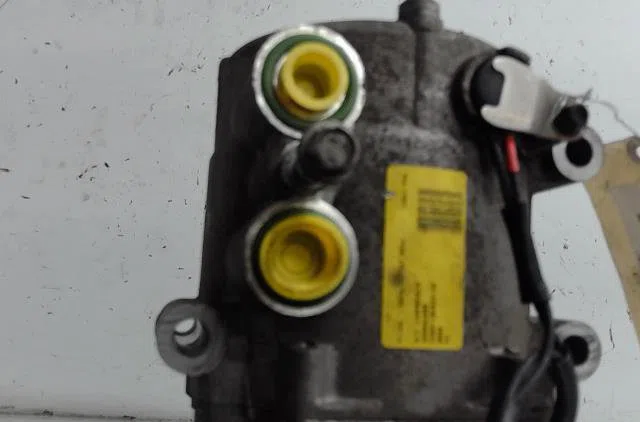 Compresseur air conditionne Ford FIESTA V (JH_, JD_) 1.3 (2001-2008) occasion — photo 2