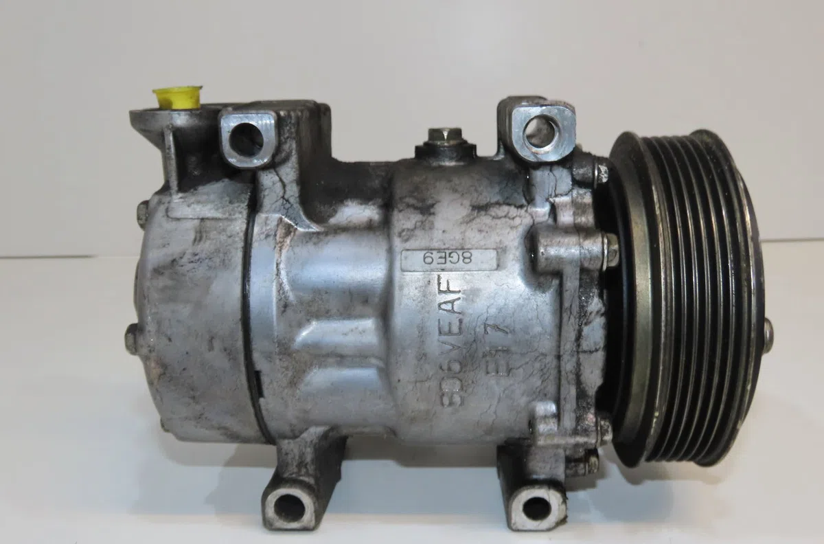Compresseur air conditionne Ford FIESTA V (JH_, JD_) 1.4 tdci (2001-2008) 5 portes occasion — photo 3
