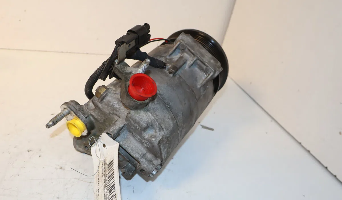 Compresseur air conditionne Ford FIESTA VI (CB1, CCN) 1.0 (2013-2017) occasion — photo 2