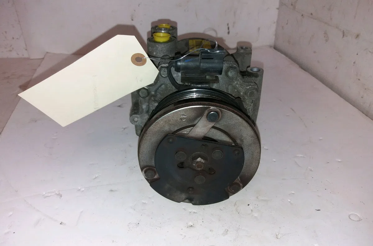 Compresseur air conditionne Ford FIESTA VI (CB1, CCN) 1.25 (2008-2017) occasion — photo 2