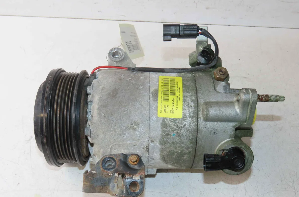 Compresseur air conditionne FORD FIESTA VI occasion — photo 2