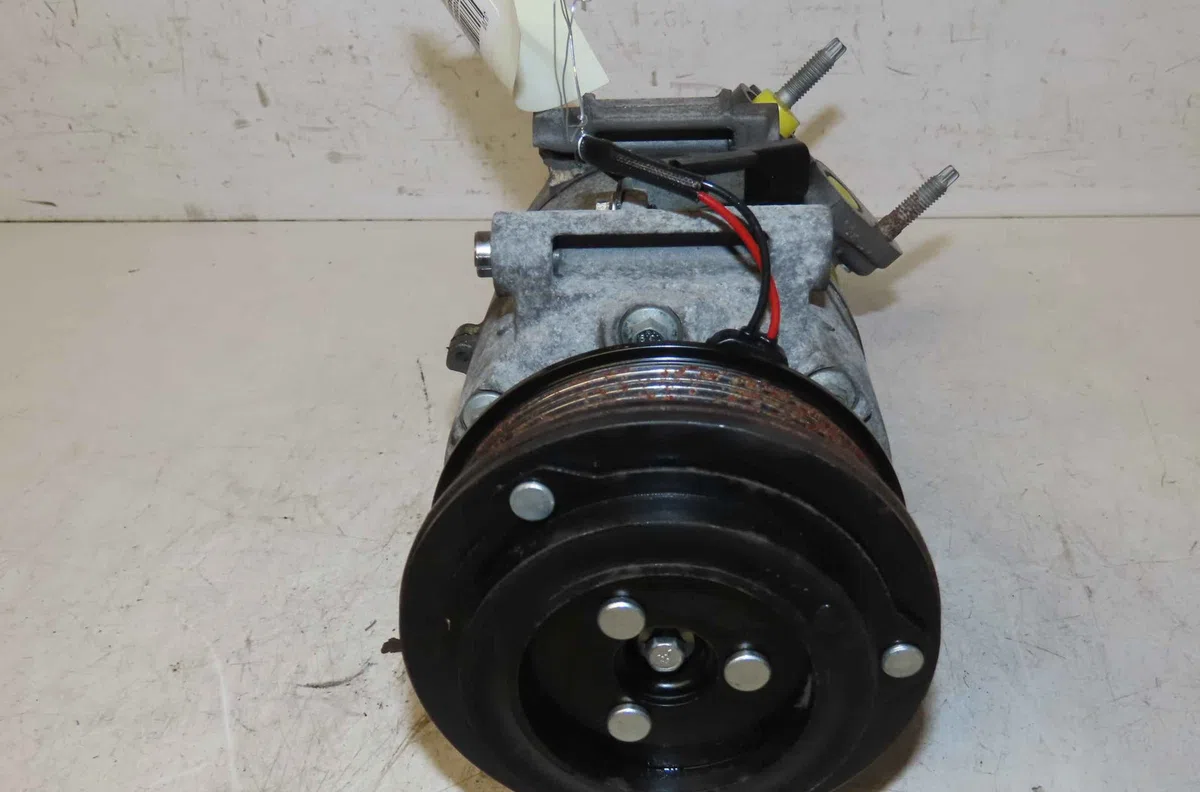 Compresseur air conditionne FORD KUGA II occasion — photo 2