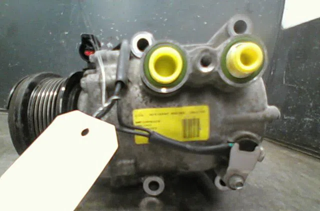 Compresseur air conditionne Ford MONDEO III (B5Y) 1.8 16v (2000-2007) occasion — photo 2