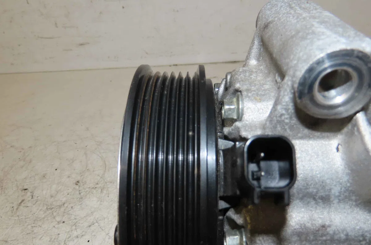 Compresseur air conditionne FORD PUMA II occasion — photo 2