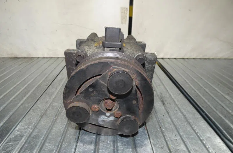 Compresseur air conditionne FORD SCORPIO 2 BREAK occasion — photo 2