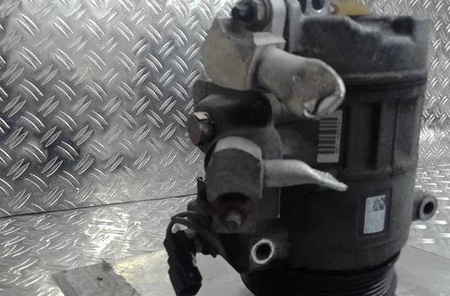 Compresseur air conditionne Ford TRANSIT CONNECT (P65_, P70_, P80_) 1.8 tdci (2002-2013) 3 portes occasion — photo 2