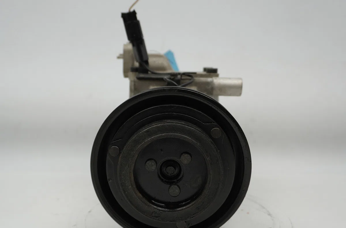 Compresseur air conditionne Hyundai GETZ (TB) 1.6 (2002-2005) occasion — photo 2