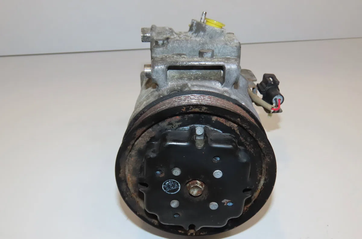 Compresseur air conditionne Jaguar XJ (X350, X358) 3.6 (2003-2009) occasion — photo 2