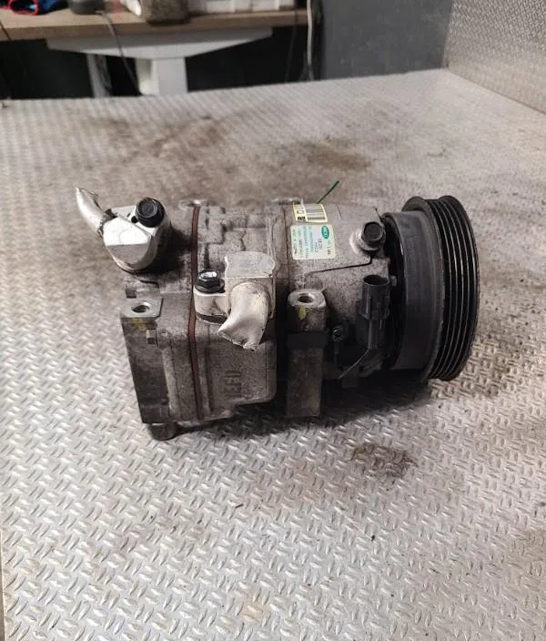 Compresseur air conditionne Kia CEE'D SW (ED) 1.6 crdi 90 (2007-2012) occasion — photo 2