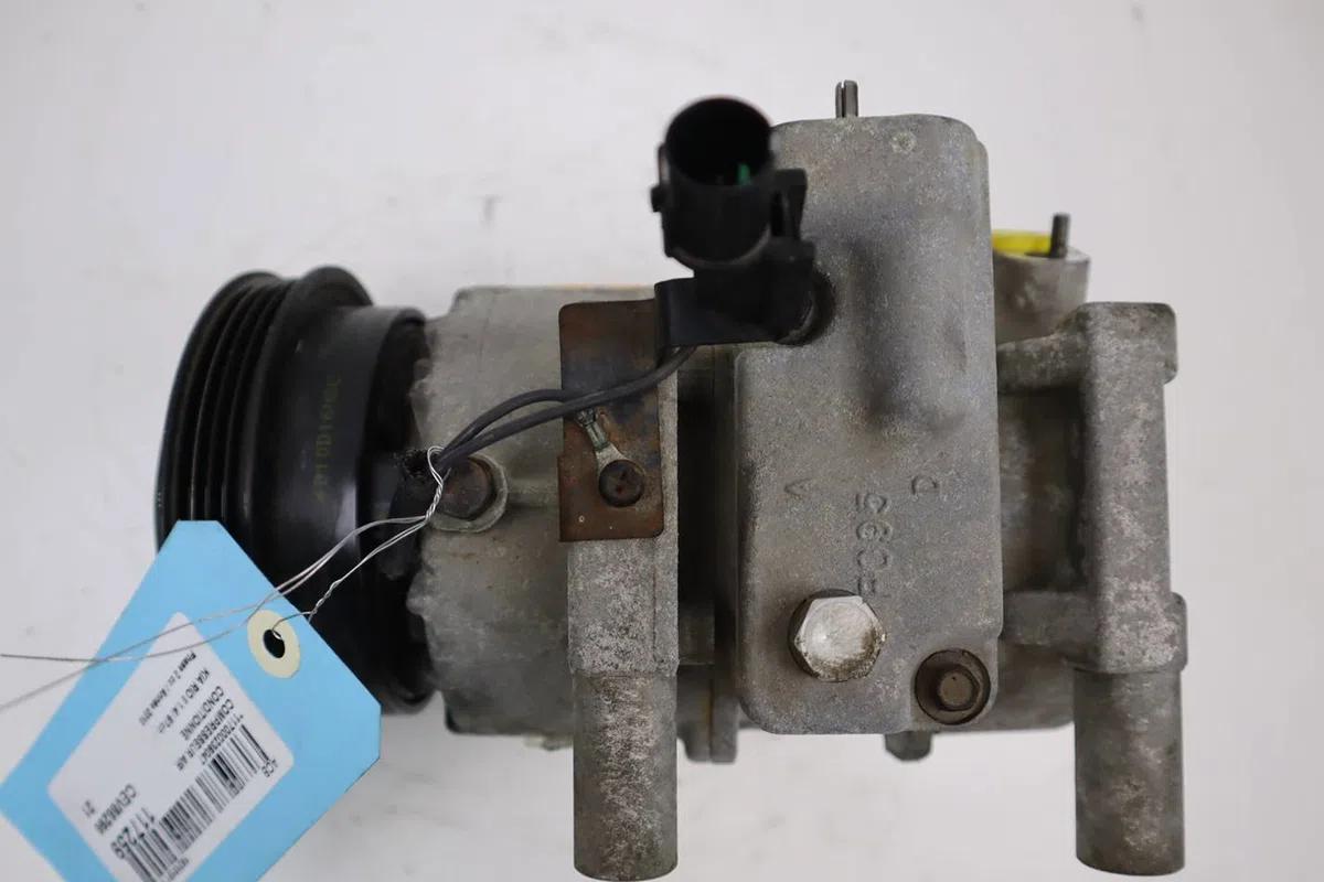Compresseur air conditionne Kia RIO II (JB) 1.4 16v (2005-2011) occasion — photo 2