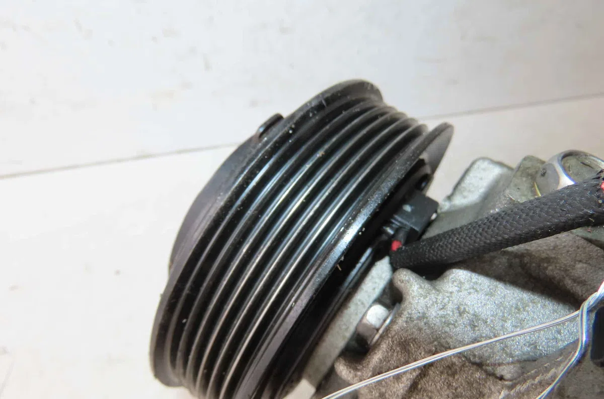 Compresseur air conditionne KIA STONIC occasion — photo 2