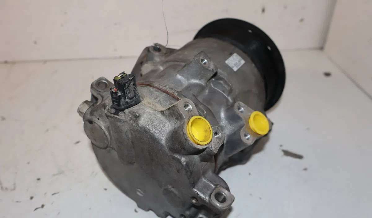 Compresseur air conditionne Lexus IS II (_E2_) 220d (ale20) (2005-2012) occasion — photo 2