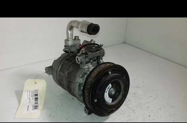 Compresseur air conditionne Mercedes-benz CLASSE A (W176) A 200 cdi - d (176.008) (2014-2018) occasion — photo 2