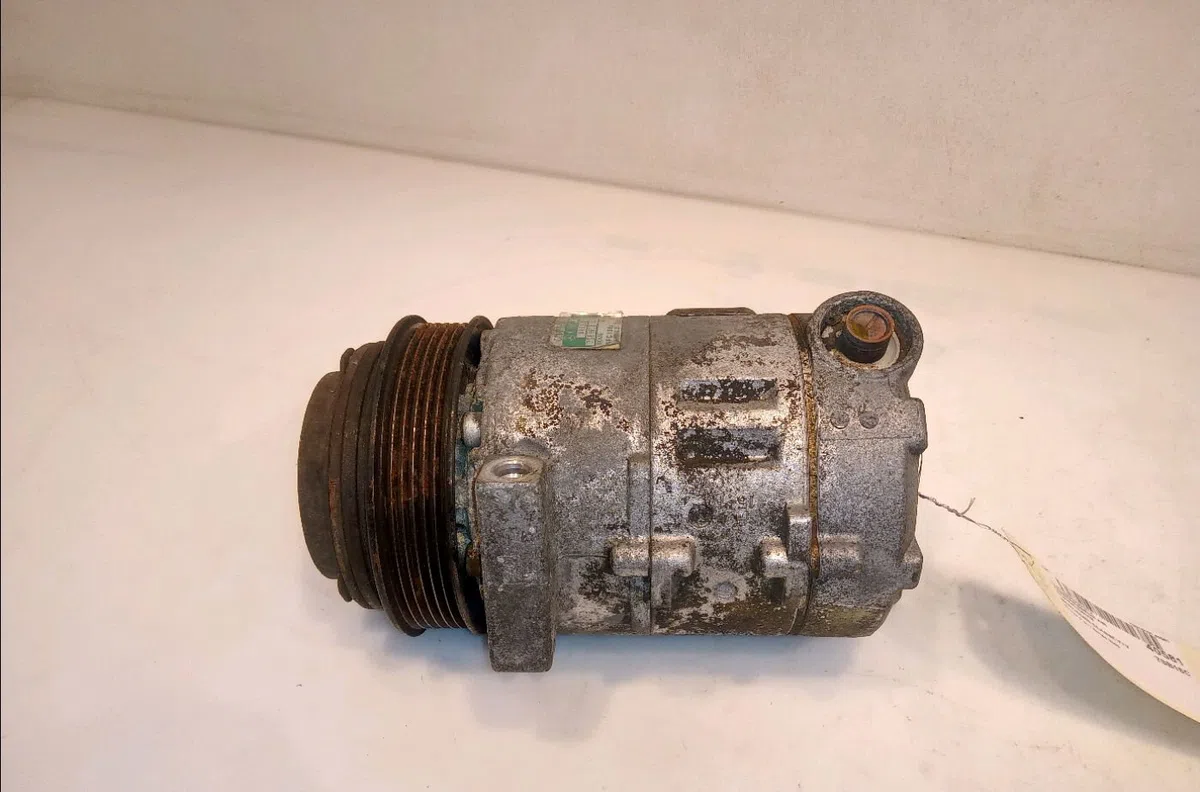 Compresseur air conditionne Mercedes-benz CLASSE V (638-2) V 220 cdi (638.294) (1999-2003) occasion — photo 2