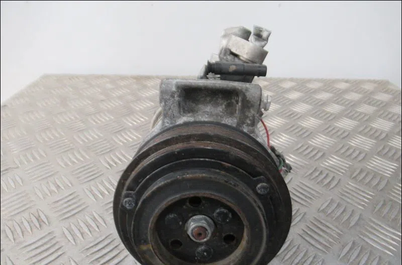 Compresseur air conditionne MERCEDES CLASSE C IV occasion — photo 2
