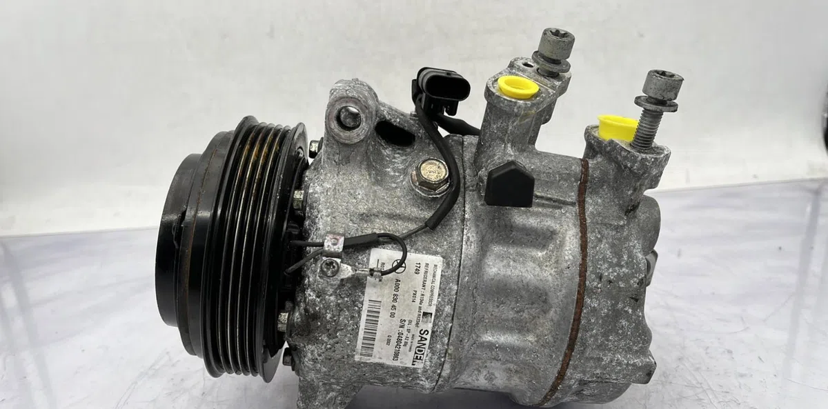 Compresseur air conditionne MERCEDES CLASSE E 213 PHASE 1 BREAK occasion — photo 2