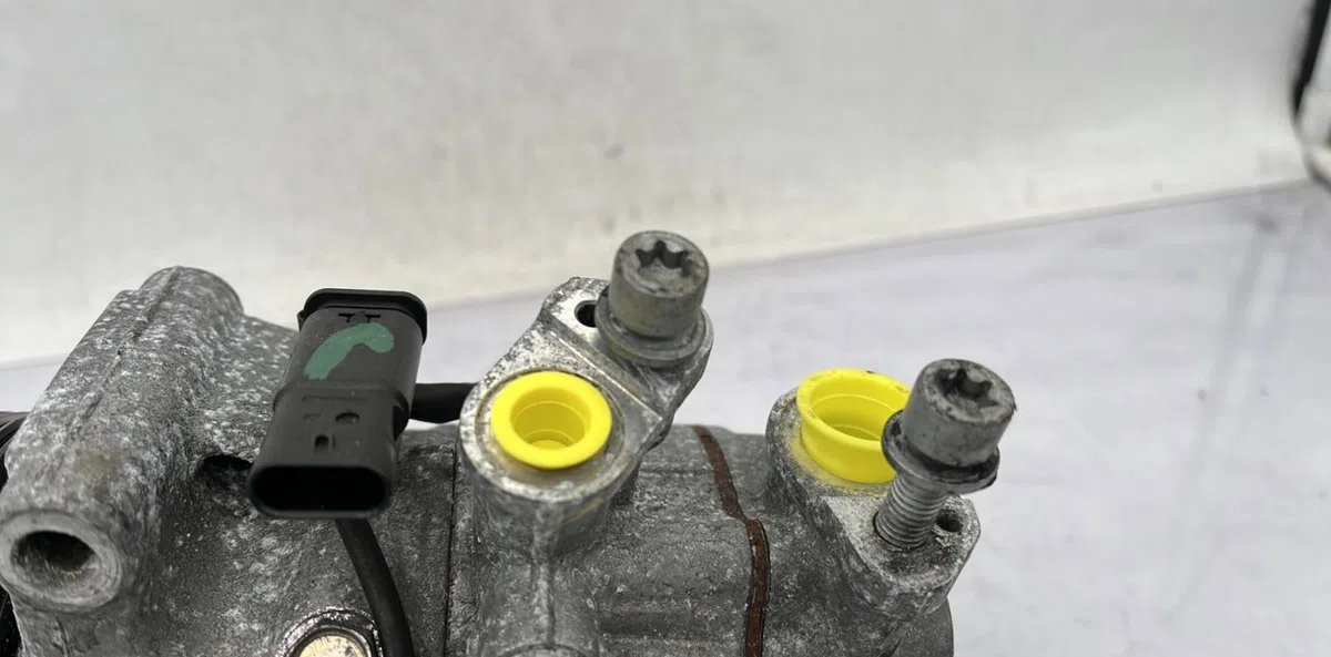 Compresseur air conditionne MERCEDES CLASSE E 213 PHASE 1 BREAK occasion — photo 3