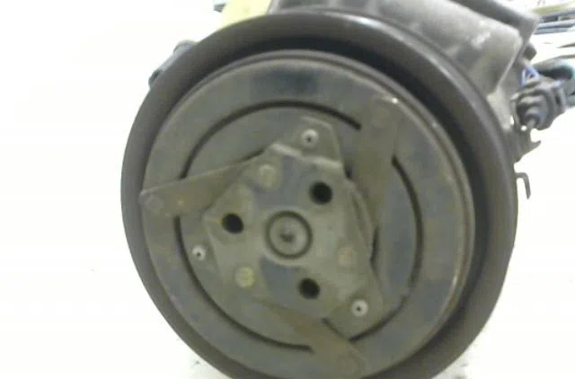 Compresseur air conditionne Nissan ALMERA TINO (V10) 1.8 (2000-2006) occasion — photo 2