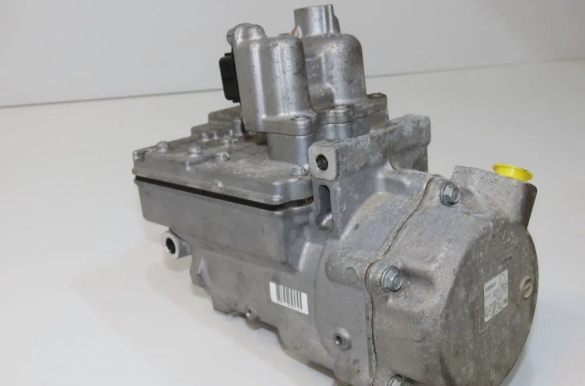 Compresseur air conditionne Nissan LEAF (ZE0) Electric (2010) occasion — photo 2