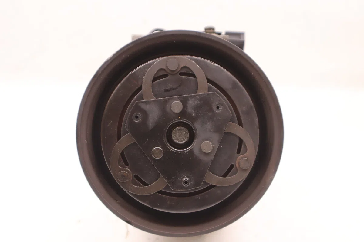 Compresseur air conditionne Nissan MICRA III (K12) 1.4 16v (2003-2010) occasion — photo 2