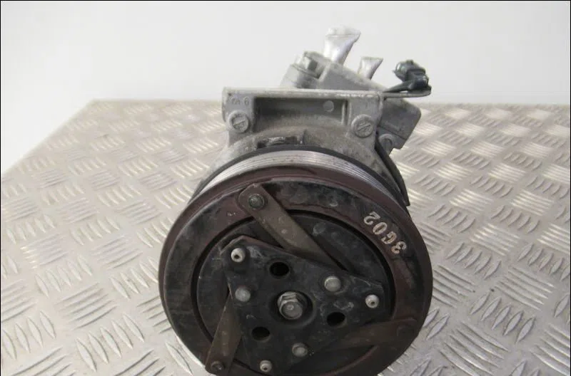 Compresseur air conditionne Nissan QASHQAI II SUV (J11, J11_) 1.6 dci (2013) occasion — photo 2