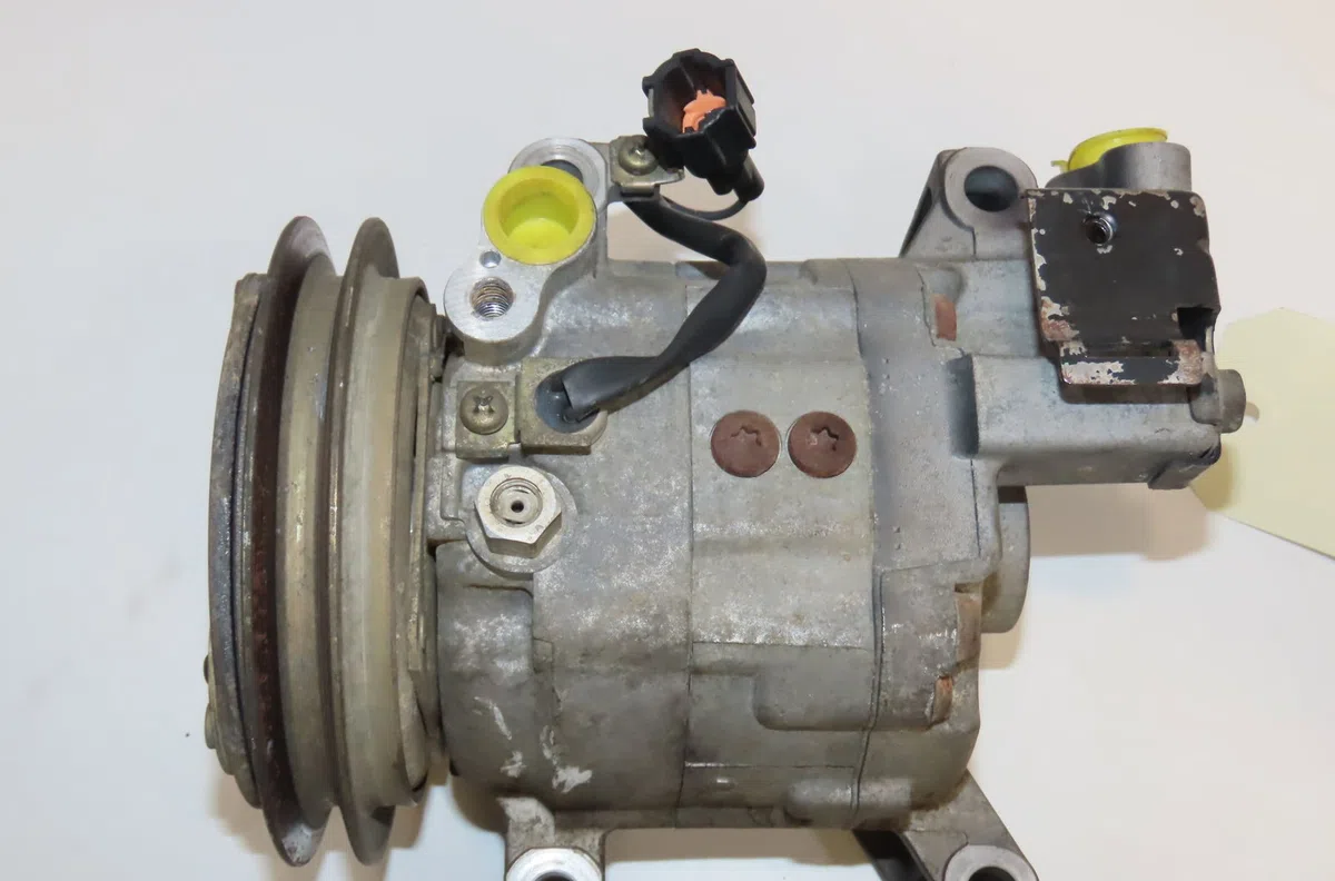 Compresseur air conditionne Nissan X-TRAIL I (T30) 2.2 dci 4x4 (2001-2008) 5 portes occasion — photo 2