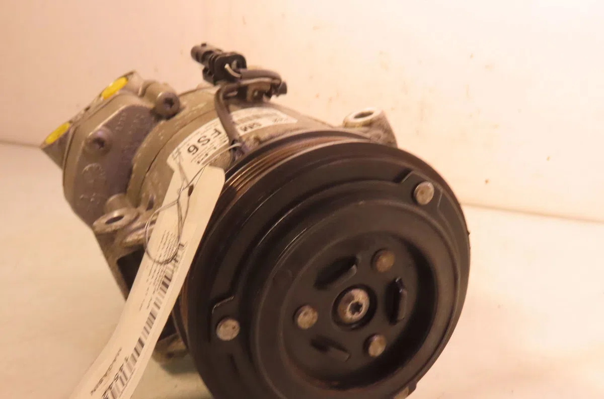 Compresseur air conditionne Opel ASTRA J GTC 1.4 (08) (2011-2015) occasion — photo 2