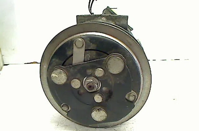 Compresseur air conditionne Opel CORSA C (X01) 1.2 twinport (f08, f68) (2004-2009) occasion — photo 2