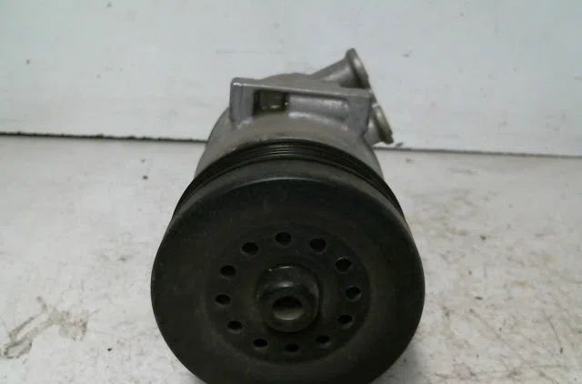 Compresseur air conditionne OPEL CORSA occasion — photo 2