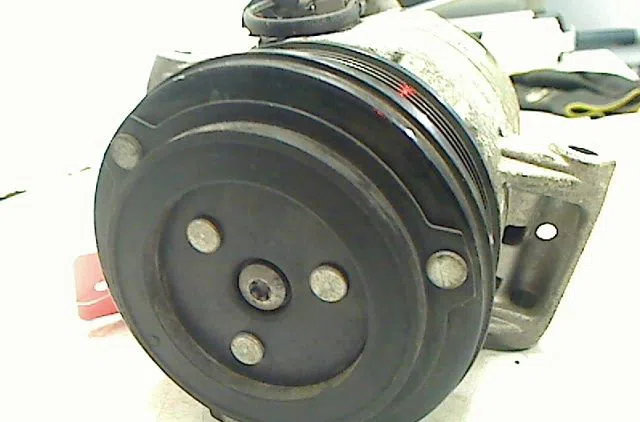 Compresseur air conditionne Opel MERIVA A Monospace (X03) 1.6 (e75) (2003-2010) 5 portes occasion — photo 2