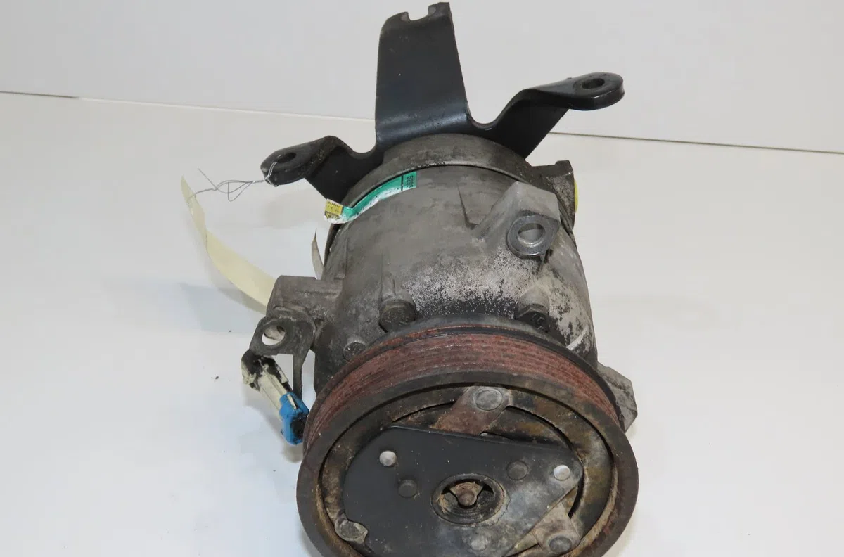 Compresseur air conditionne Opel TIGRA (S93) 1.4 16v (f07) (1994-2000) occasion — photo 2