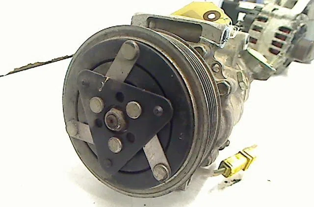 Compresseur air conditionne Peugeot 1007 (KM_) 1.6 16v (2005) occasion — photo 2