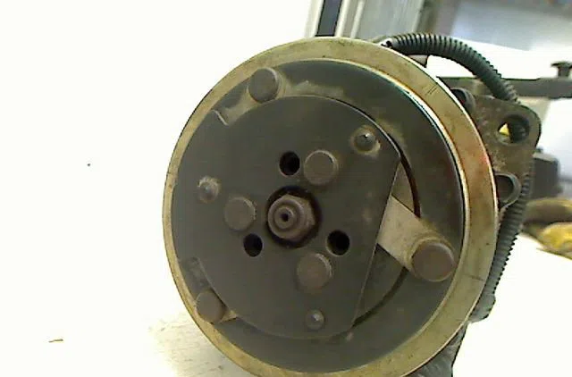 Compresseur air conditionne Peugeot 106 II (1A_, 1C_) 1.4 i (1996-2004) occasion — photo 2