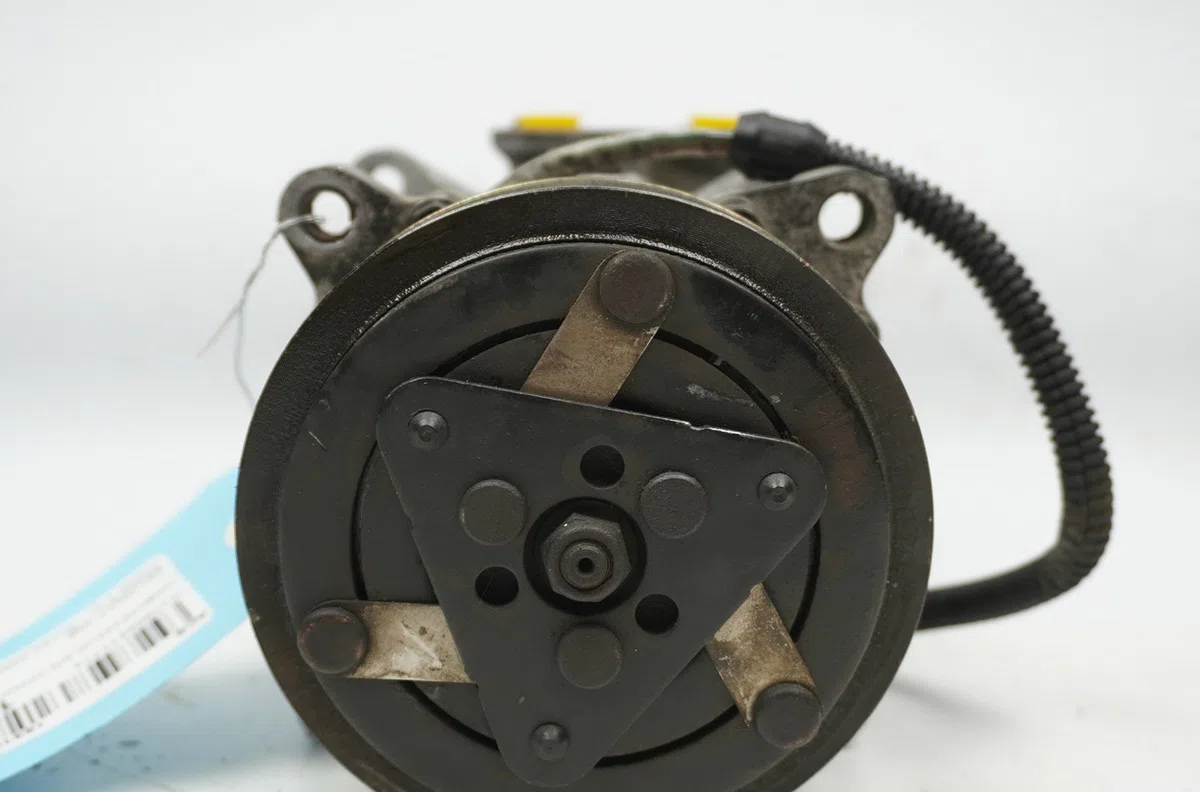 Compresseur air conditionne Peugeot 206 3-5 portes (2A-C) 1.6 16v (2000-2009) 3 portes occasion — photo 2