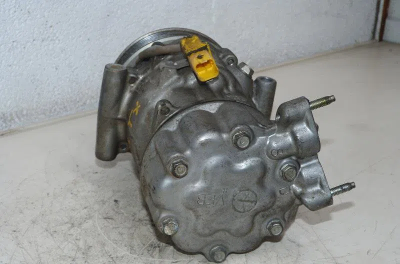Compresseur air conditionne PEUGEOT 206 occasion — photo 3