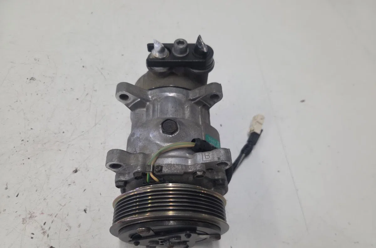 Compresseur air conditionne PEUGEOT 206 PHASE 1 occasion — photo 2
