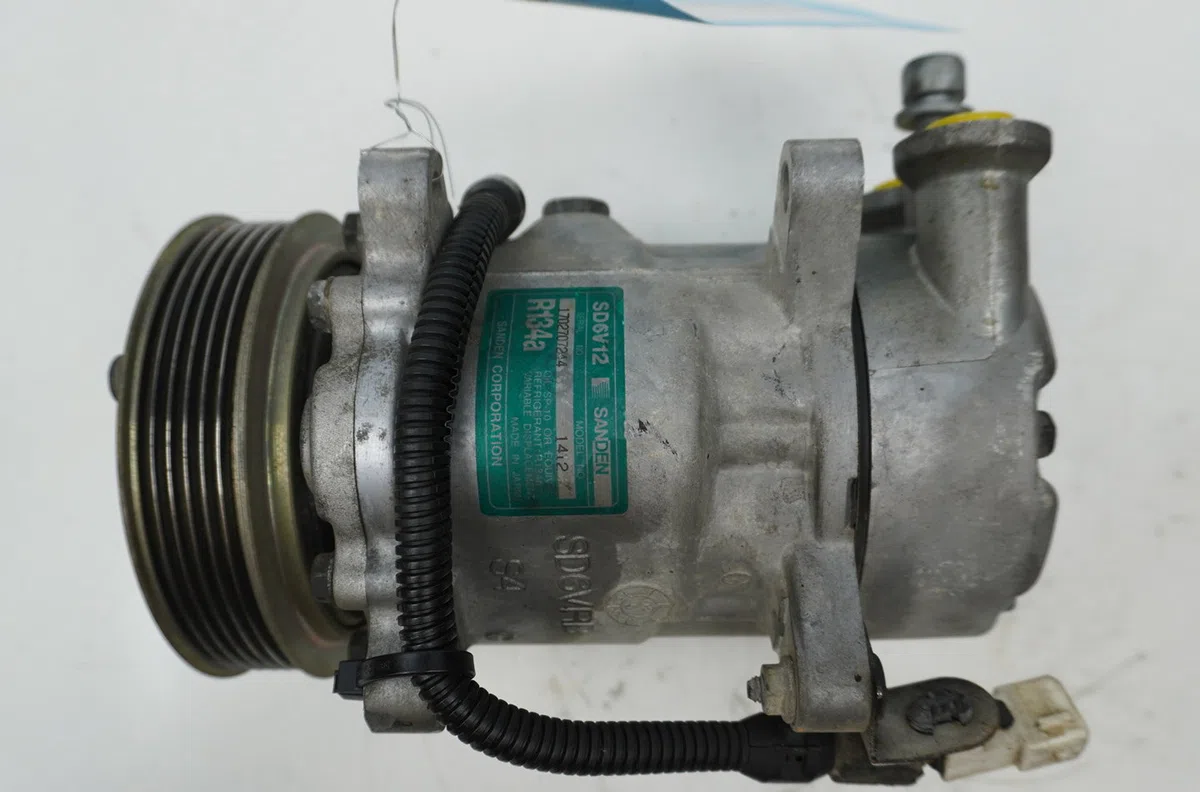 Compresseur air conditionne Peugeot 206 SW (2E-K) 1.6 16v (2002) occasion — photo 2
