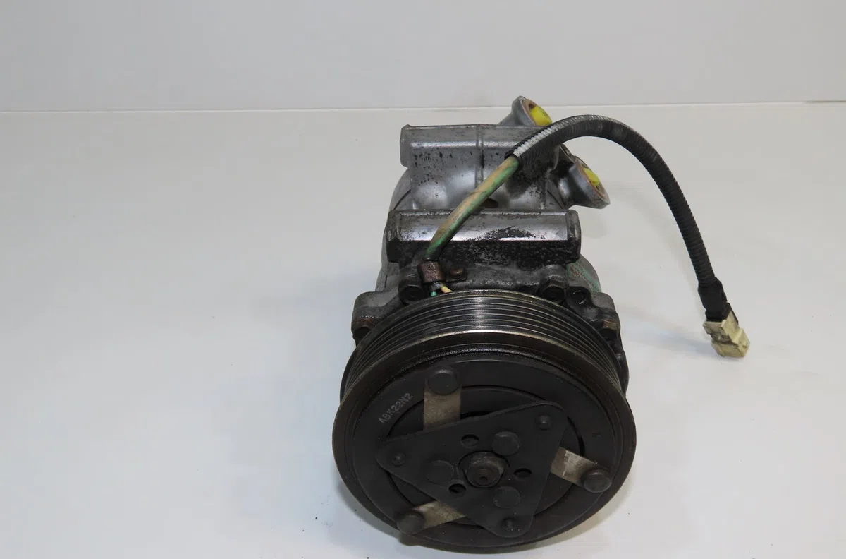Compresseur air conditionne Peugeot 206 SW (2E-K) 2.0 16v (2002-2007) occasion — photo 2