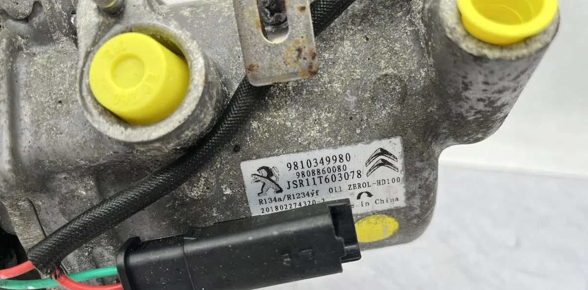 Compresseur air conditionne PEUGEOT 208 1 PHASE 2 occasion — photo 3
