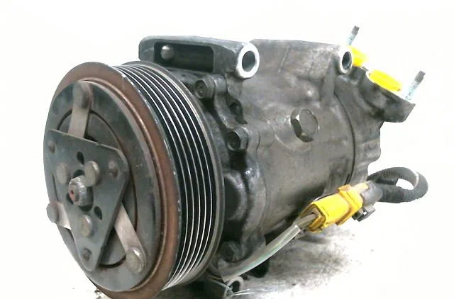 Compresseur air conditionne Peugeot 307 CC (3B) 2.0 16v (2003-2005) 2 portes occasion — photo 2