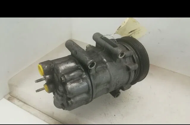 Compresseur air conditionne Peugeot 307 CC (3B) 2.0 hdi 135 (2005-2009) occasion — photo 2