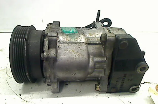Compresseur air conditionne PEUGEOT 406 occasion — photo 2
