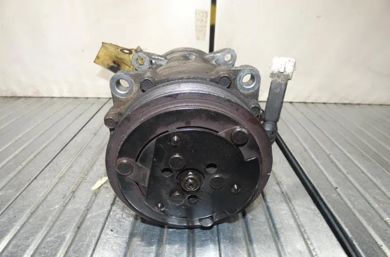 Compresseur air conditionne PEUGEOT 406 PHASE 1 occasion — photo 2